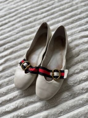 BELLE Women's White Flats with Buckle & Striped Band, Leather, Red/Black Accents